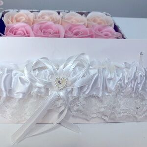 💍NWT Save The Date Bridal White Ruffle Garter